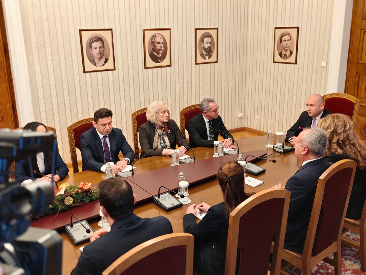 <p>"ДПС - Ново начало" на консултация при Румен Радев</p>