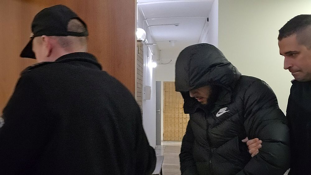 Съдът остави в ареста един от обвиняемите за участие в организирана престъпна група в София и Ловеч