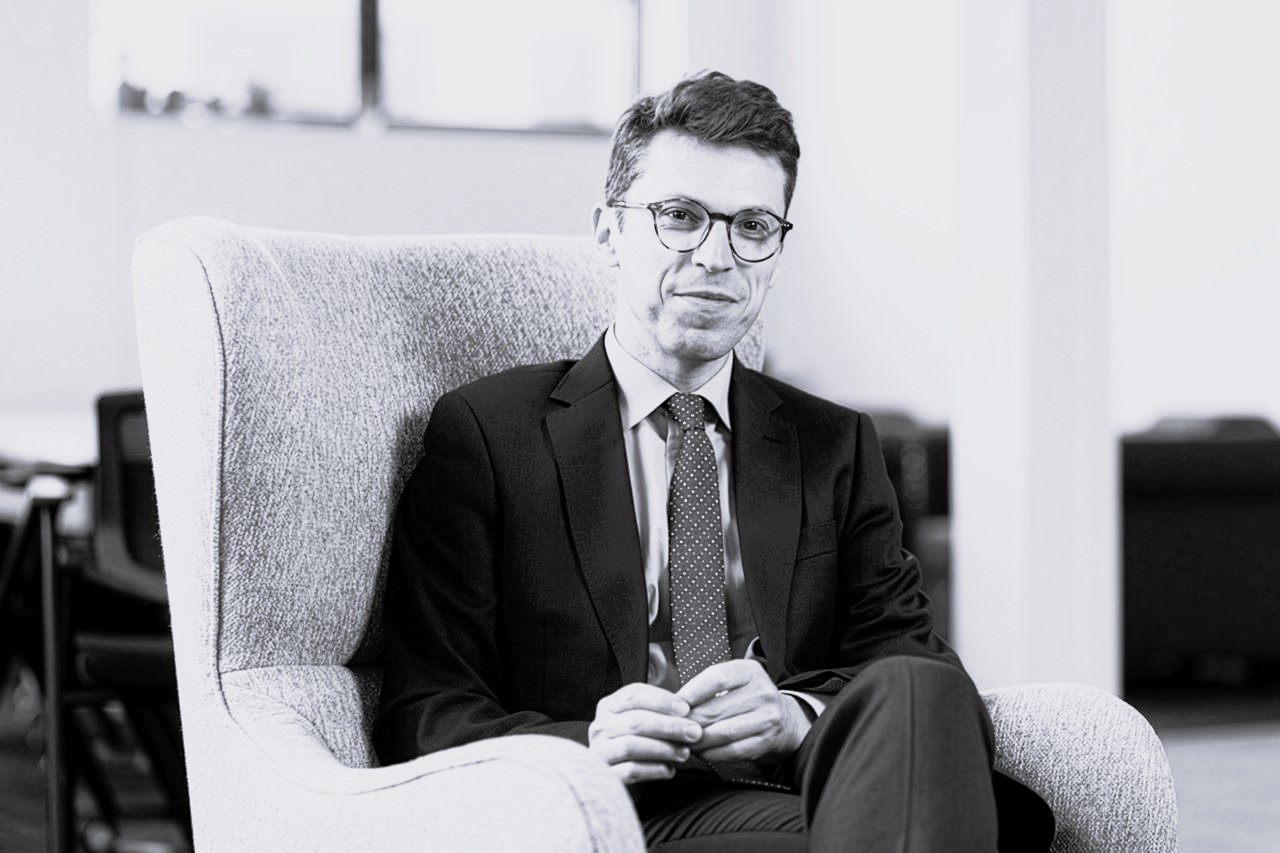 Професор от MIT почина, след като беше открит в дома си с огнестрелна рана