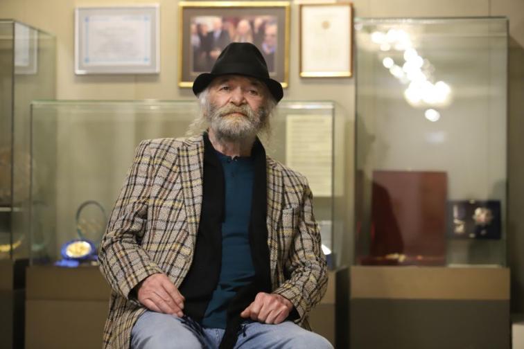 Следите на Боян Радев