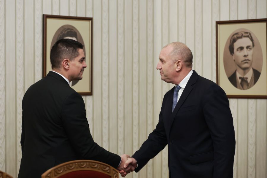 "Морал, единство, чест" на консултации при президента Румен Радев.