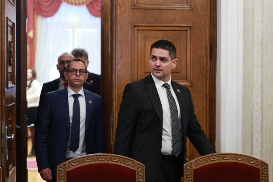 "Морал, единство, чест" на консултации при президента Румен Радев.