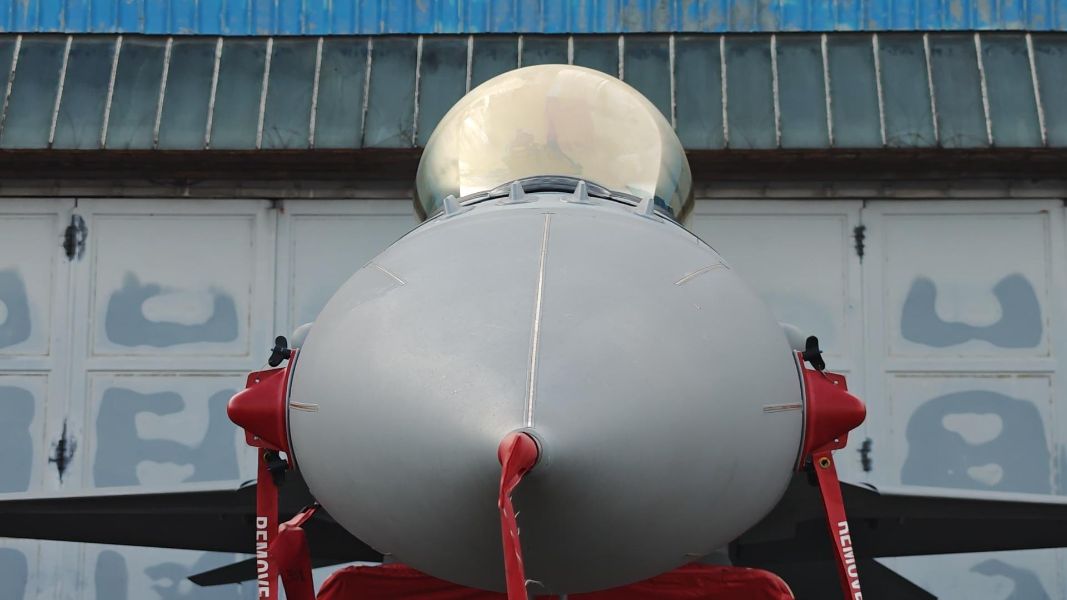 <p>България посрещна новите осем F-16.</p>