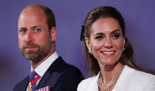 Кейт Мидълтън и принц Уилям показаха новата си коледна картичка