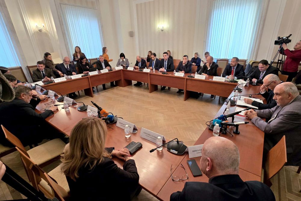 Вътрешната комисия прие премахване на охраната на депутатите