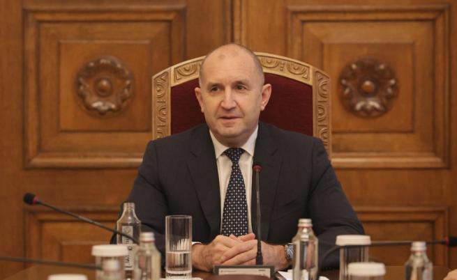 Румен Радев връчва първия мандат за кабинет в следващите дни