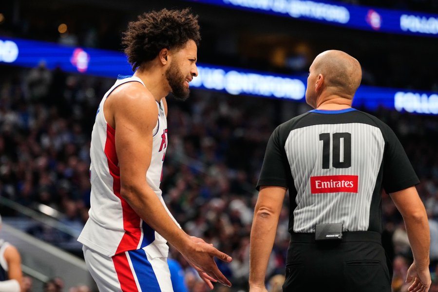 Далас Маверикс Детройт Пистънс1