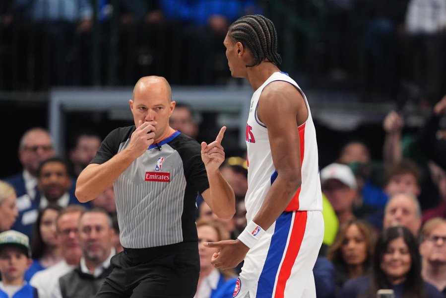 Далас Маверикс Детройт Пистънс1