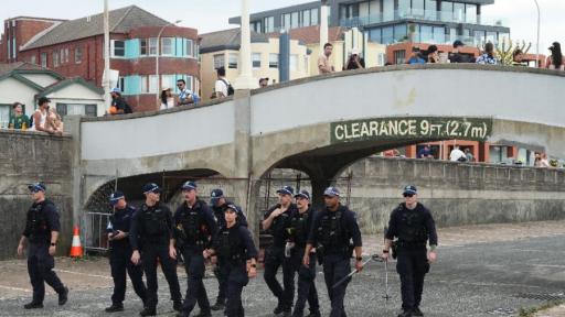 Австралия почита жертвите от атаката в Сидни