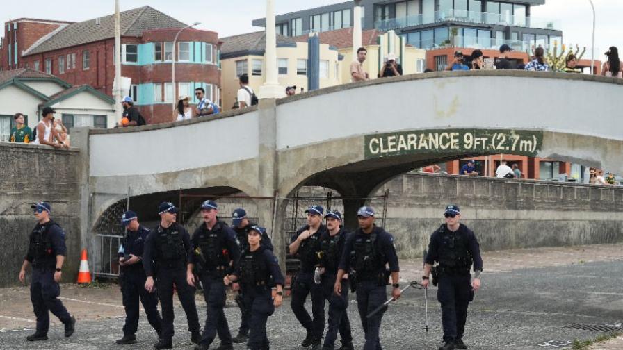 Австралия почита жертвите от атаката в Сидни