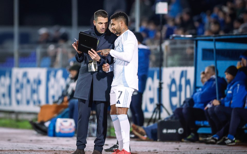 Ненужни в Левски не искат да напускат