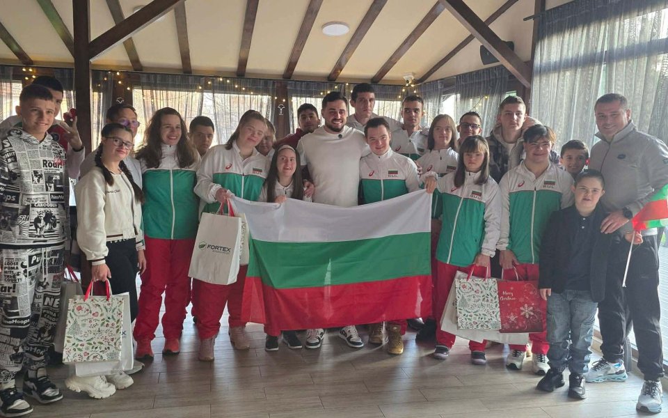 Карлос Насар зарадва спортисти с интелектуални затруднения за Коледа