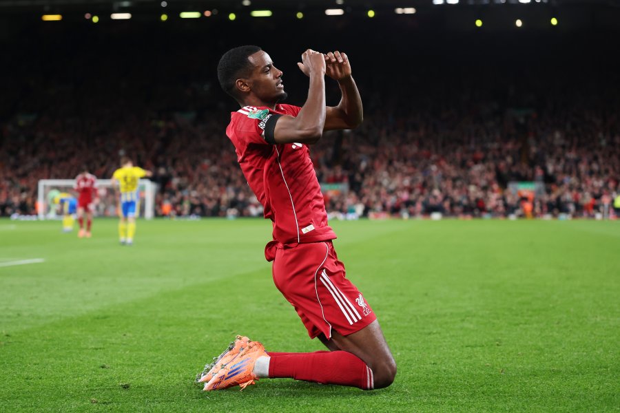 Александър Исак1