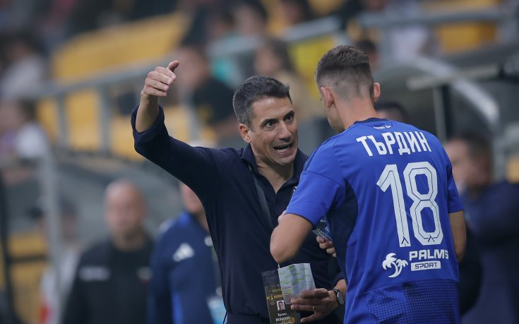 Смените на Веласкес са 