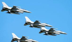 Полша вдигна по тревога изтребители заради руски удари по Украйна