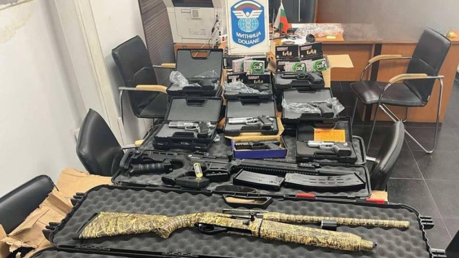 Камион с контрабандни оръжия беше задържан на границата