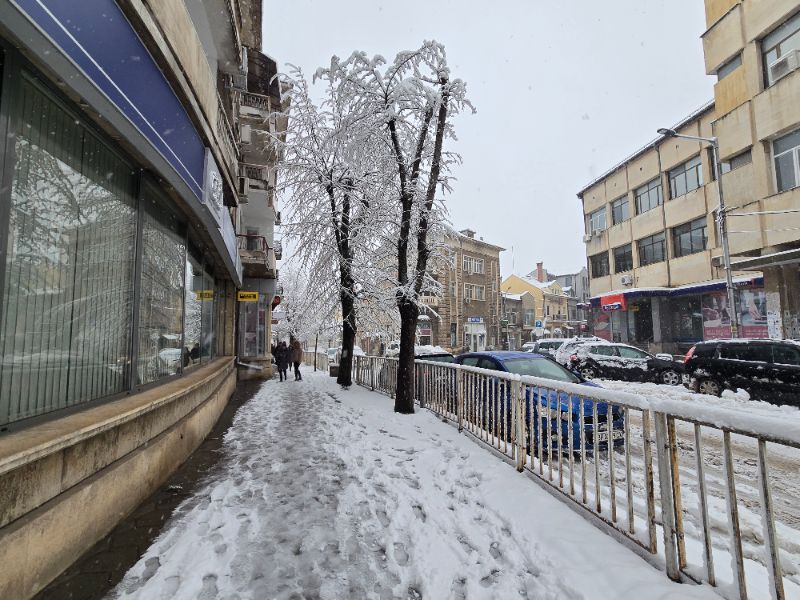 <p>Коледен сняг покри части от България - гледки от празничния ден</p>