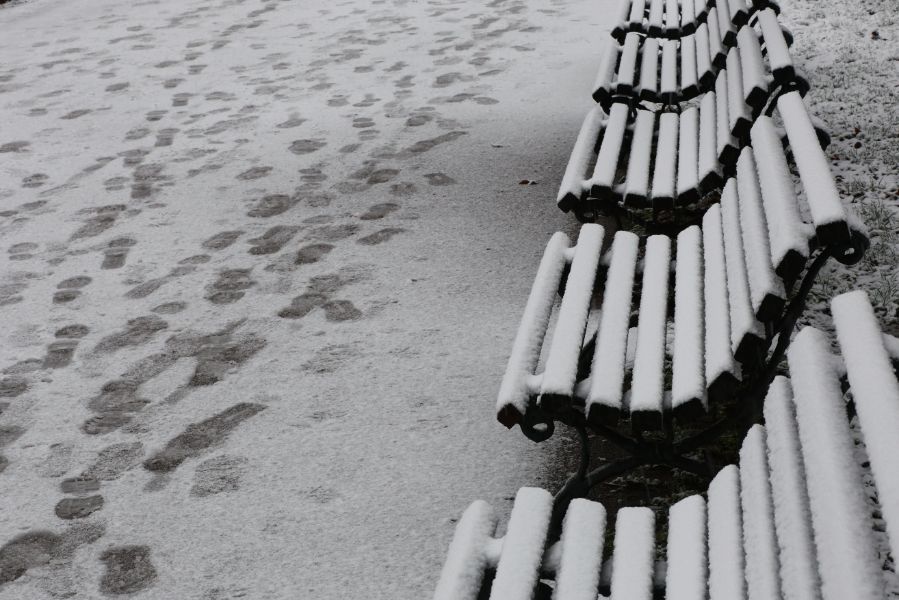 <p>Коледен сняг покри части от България - гледки от празничния ден</p>