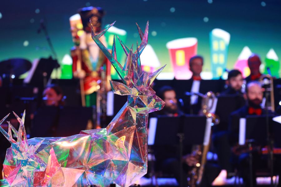 <p>Благотворителният концерт &bdquo;Българската Коледа&ldquo; и тази година събра на едно място обичани български изпълнители и млади музикални таланти. Концертът се провежда за 23-та поредна година и е под патронажа на президента Румен Радев и съпругата му Десислава Радева.</p>