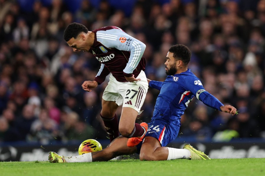 Челси Астън Вила1