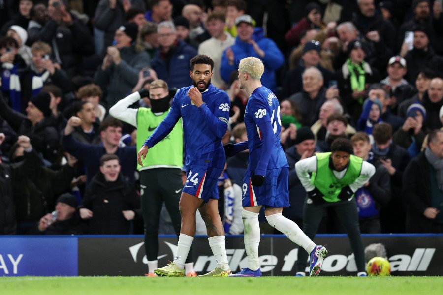 Челси Астън Вила1