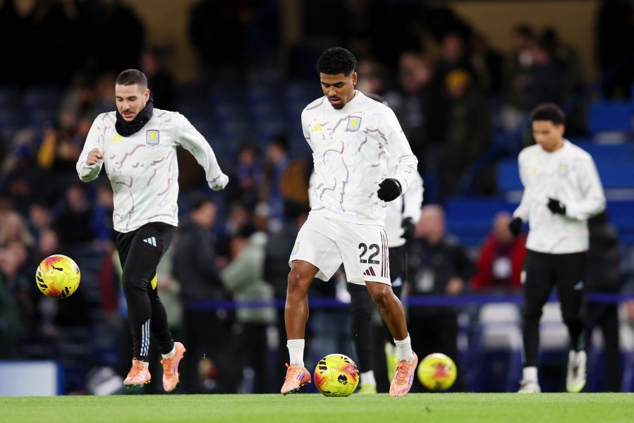 Челси Астън Вила1