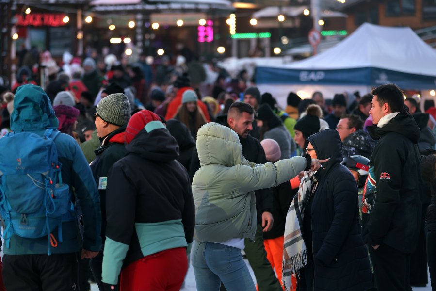 Откриване на зимния сезон в Боровец1