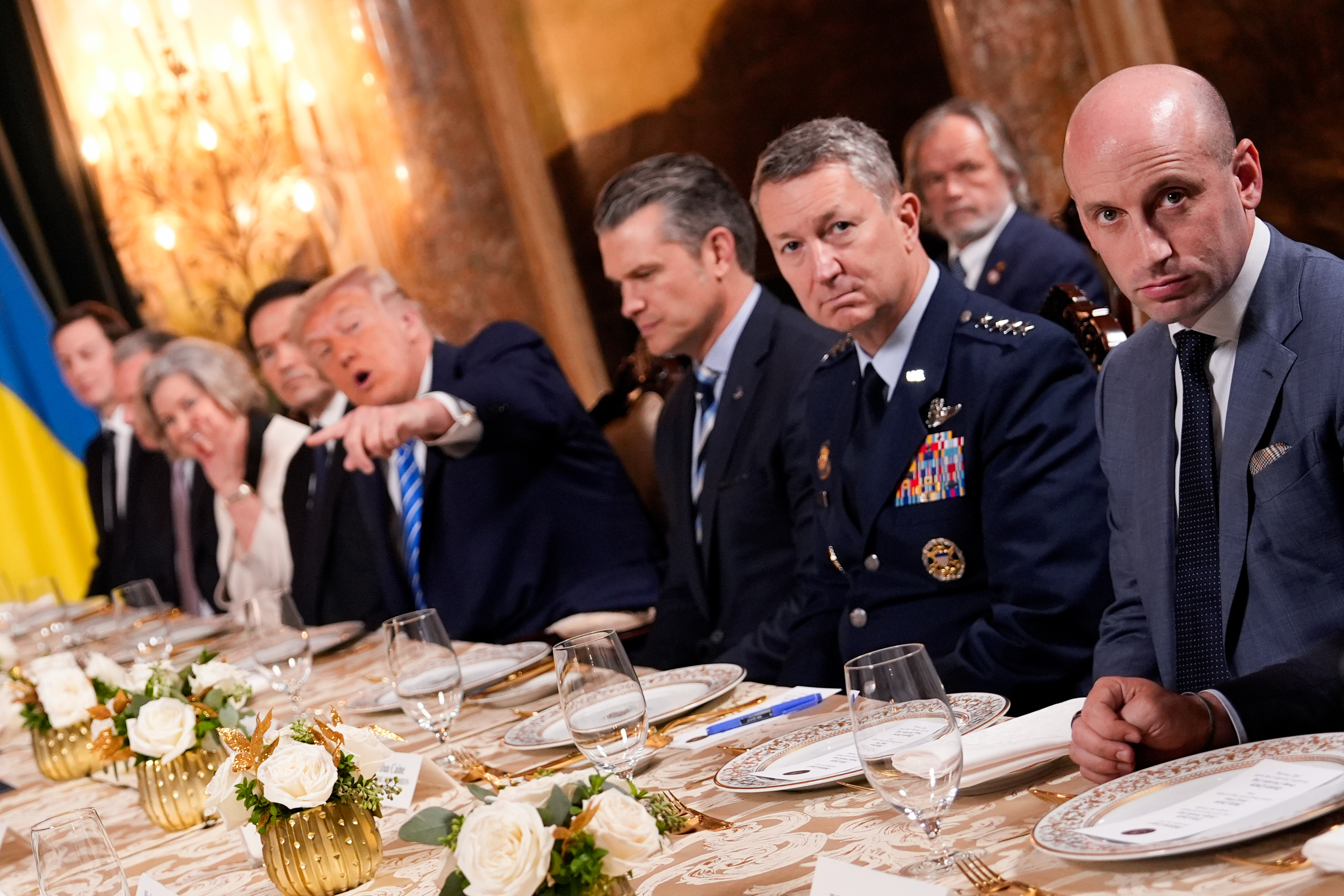 <p>Президентът на САЩ Доналд Тръмп заяви, че вярва, че както украинският лидер Володимир Зеленски, така и руският държавен глава Владимир Путин наистина искат мир, като приветства пристигналия в имението му в щата Флорида &bdquo;смел украински лидер&ldquo;.</p>