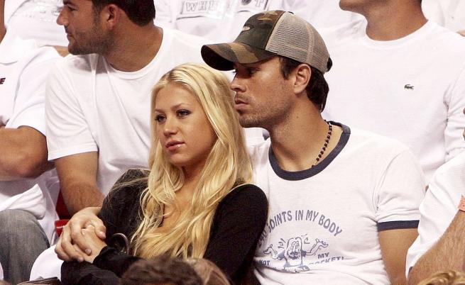 „Моите слънчица“: Енрике Иглесиас и Анна Курникова споделиха снимка на четирите си деца