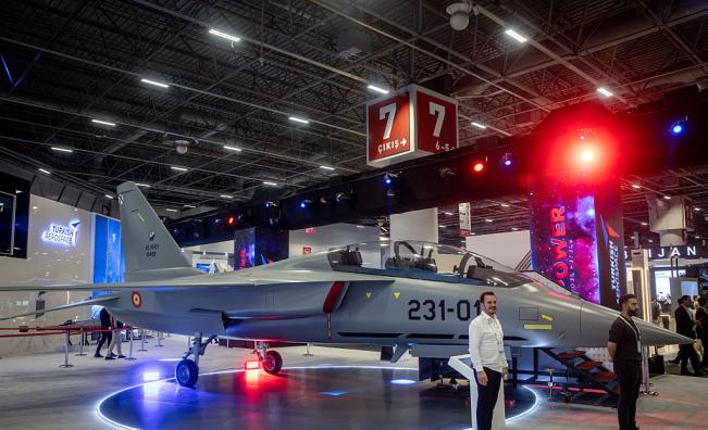 Испания купува 30 изтребителя от Турция