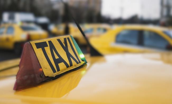 Защо таксиметрови апарати отчитат двойни суми