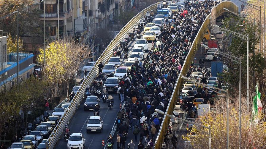 Протестиращи в Иран