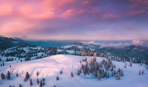 Туристи в опасност: Планините са студени и ветровити, спасителна акция в Рила