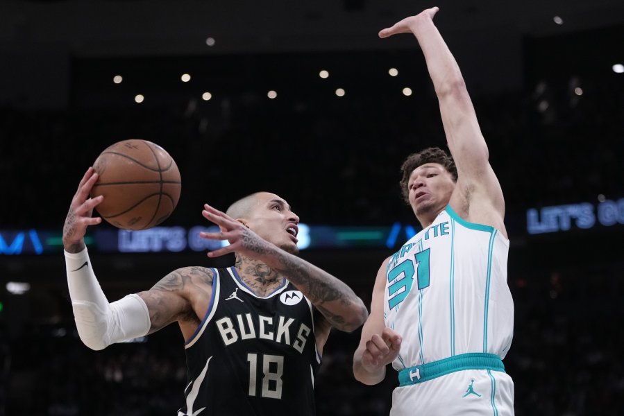 Милуоки Бъкс Шарлът Хорнетс1