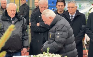 Пеневата чета се сбогува с треньора си