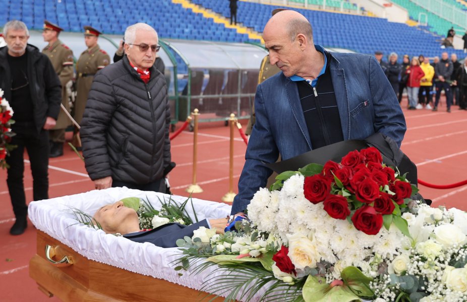 Поклонение пред Димитър Пенев1