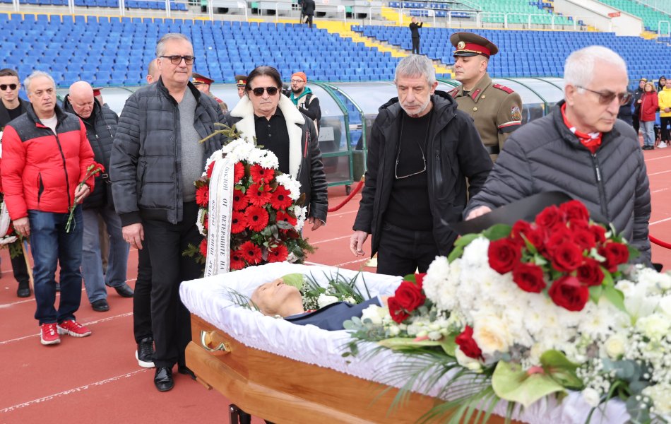 Поклонение пред Димитър Пенев1