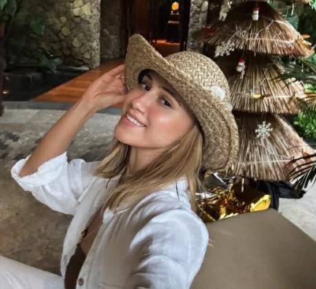 Мария Бакалова отново успя да усмихне феновете си този път