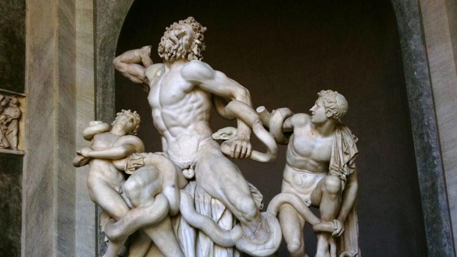 <p>Причината гръцките статуи да са с малки фалоси</p>