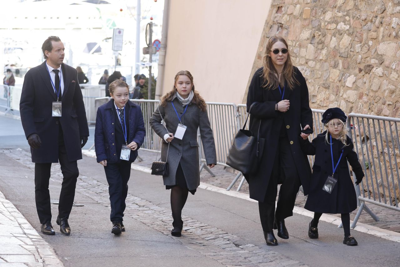 <p>Френската киноикона Брижит Бардо ще бъде погребана в родния ѝ град Сен Тропе. Скромното изпращане в последния ѝ път ще отрази нейната дългогодишна любов към животните, както и крайнодесните ѝ политически възгледи.</p>