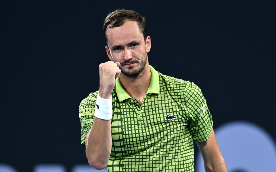 Медведев и Накашима ще спорят за титлата в Бризбън