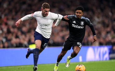 НА ЖИВО: Тотнъм - Астън Вила 0:1, Буендия откри