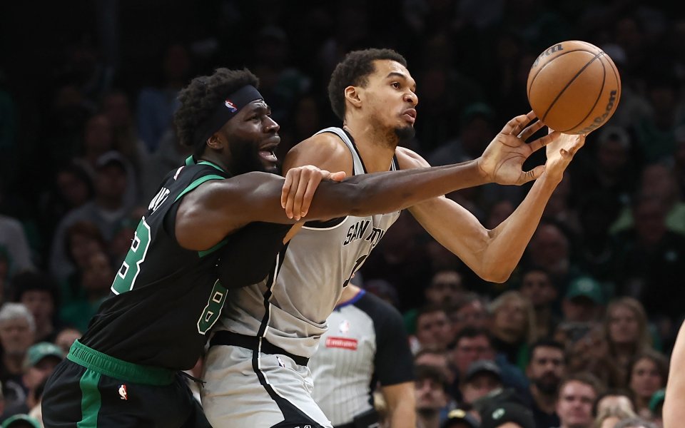 Сан Антонио се справи с Бостън, Шарлът вкара 150 точки на Юта