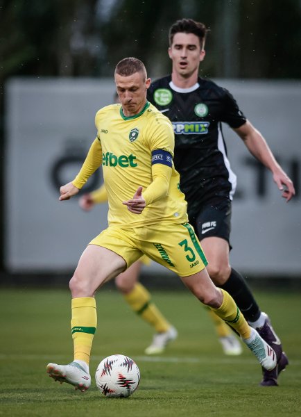 Лудогорец Пакш1