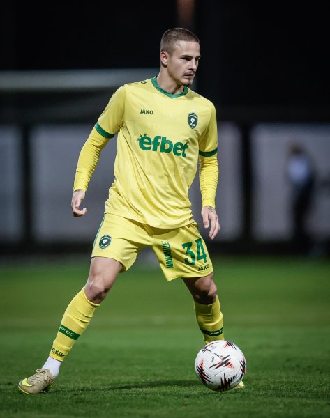 Лудогорец Пакш1