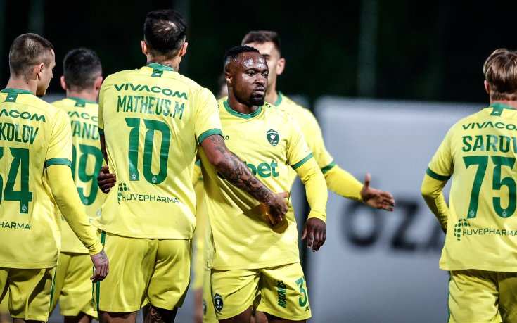 В СНИМКИ: Ураганен вятър не спря Лудогорец за победа срещу третия в Унгария