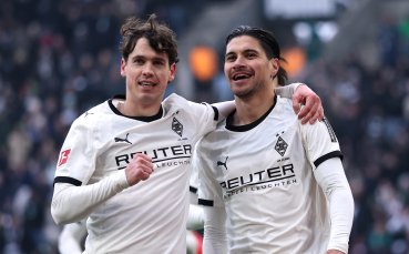 Борусия Мьонхенгладбах преби Аугсбург за едно полувреме и вече диша спокойно