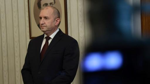 <p>Парламентарната рулетка се завърта отново: Кога Радев ще връчи втория мандат</p>