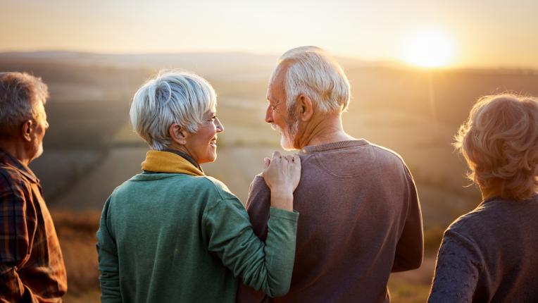 Възрастни хора