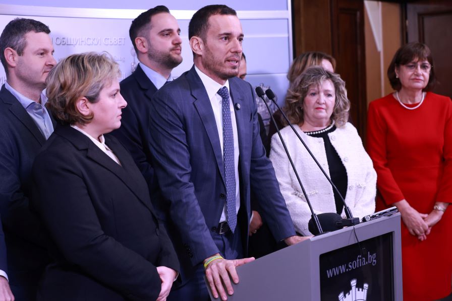 <p>СОС изслуша кмета Васил Терзиев за кризата с боклука</p>